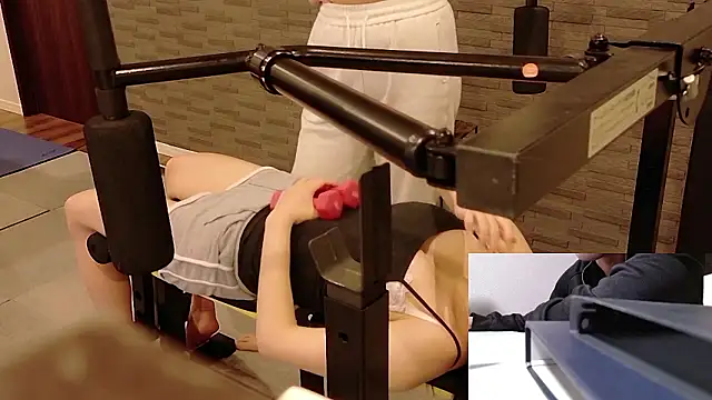 Stretch-man online show from 11.12.25