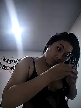 Snapshot of esmeralda_jadees chatting on 10.30.25 esmeralda jadees online show from 10.30.25