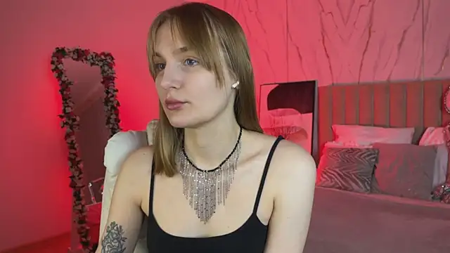  Vikky Moon  online show from 11.18.25