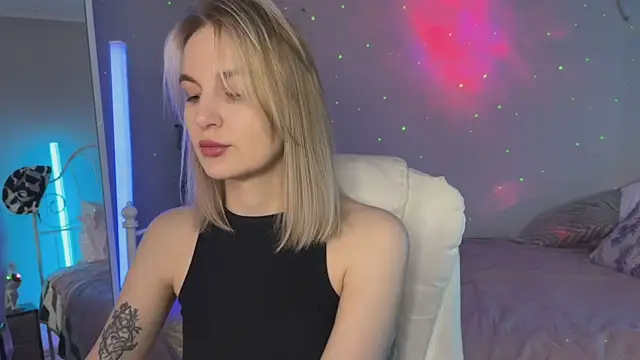  Vikky Moon  online show from 06.05.26