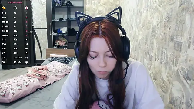 Snapshot of RendyDow chatting on 12.18.25 RendyDow online show from 12.18.25