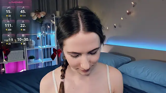 Kira mindnes online show from 03.17.25