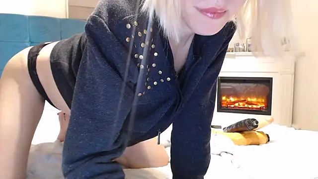 ElssaRush online show from 10.31.25