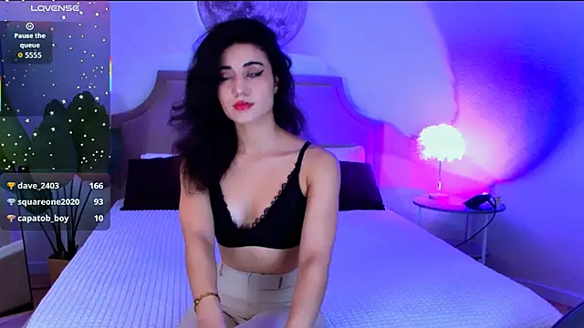 Maya Rogerss online show from 10.10.25