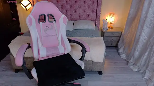 Snapshot of sweet__thang chatting on 10.03.25 sweet thang online show from 10.03.25