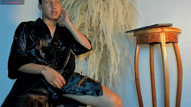 Snapshot of cristhal_sexy chatting on 03.14.25 cristhal sexy online show from 03.14.25