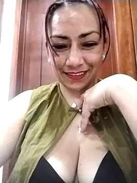 Snapshot of Carlasm- chatting on 11.01.25 Carlasm- online show from 11.01.25