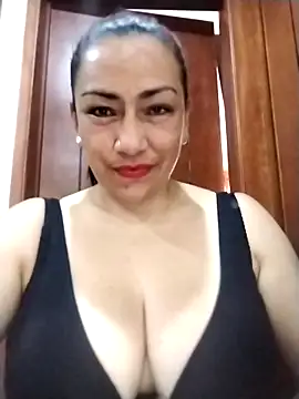 Snapshot of Carlasm- chatting on 11.06.25 Carlasm- online show from 11.06.25