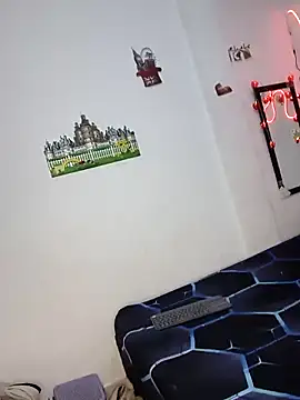 bella warzon online show from 09.23.25