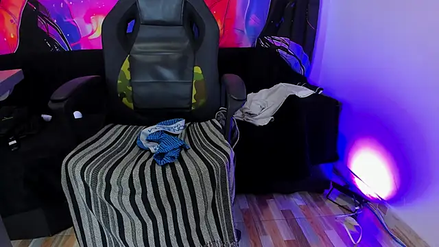 MAXXY CUTE online show from 03.12.25