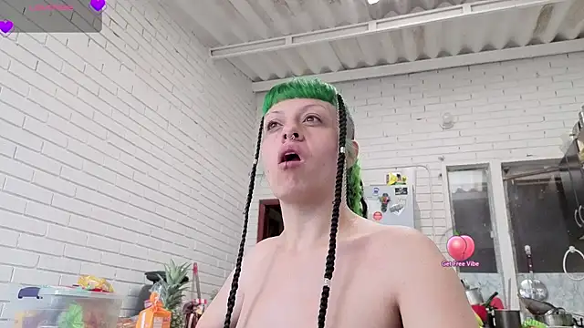 Snapshot of freyaa_sorcerees chatting on 09.11.25 freyaa sorcerees online show from 09.11.25