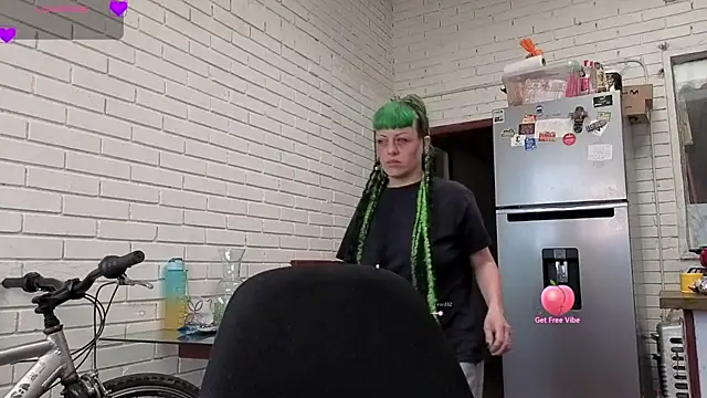 Snapshot of freyaa_sorcerees chatting on 09.29.25 freyaa sorcerees online show from 09.29.25