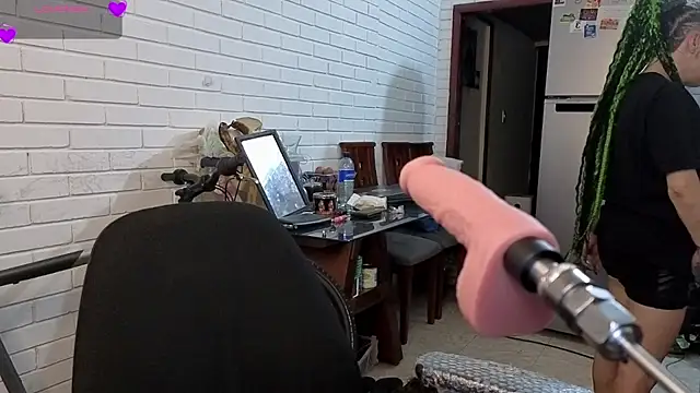 Snapshot of freyaa_sorcerees chatting on 10.12.25 freyaa sorcerees online show from 10.12.25