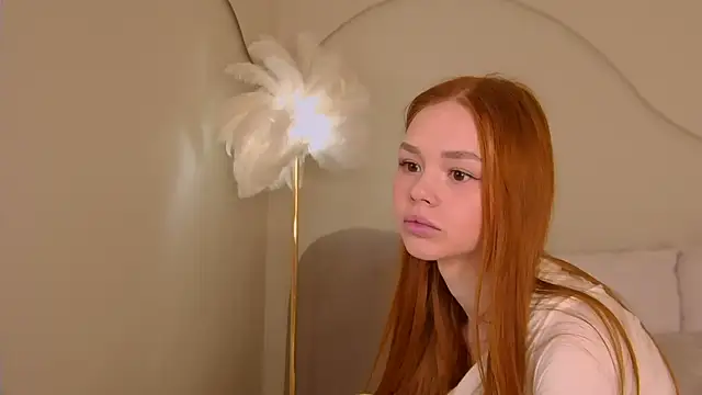 Snapshot of MiraBliss chatting on 10.10.25 MiraBliss online show from 10.10.25