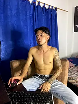 Snapshot of Zayn_kane chatting on 10.03.25 Zayn kane online show from 10.03.25