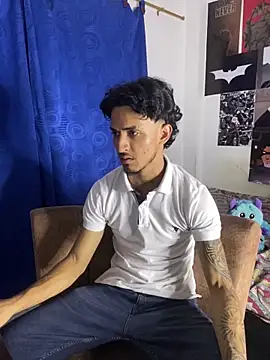 Snapshot of Zayn_kane chatting on 10.04.25 Zayn kane online show from 10.04.25