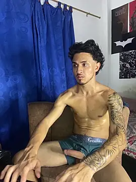 Snapshot of Zayn_kane chatting on 10.17.25 Zayn kane online show from 10.17.25