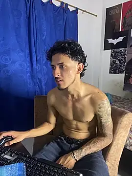 Snapshot of Zayn_kane chatting on 11.13.25 Zayn kane online show from 11.13.25