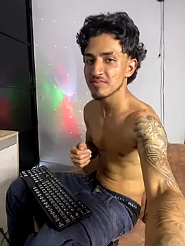 Snapshot of Zayn_kane chatting on 11.14.25 Zayn kane online show from 11.14.25