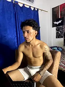 Snapshot of Zayn_kane chatting on 11.21.25 Zayn kane online show from 11.21.25