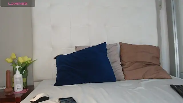 willow smitt online show from 12.19.25