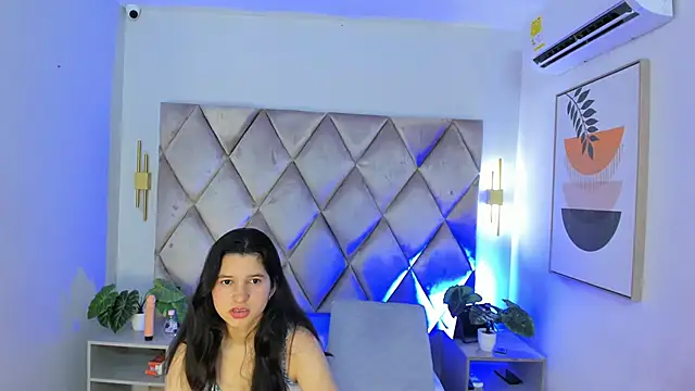 lucianasmith  online show from 03.15.25