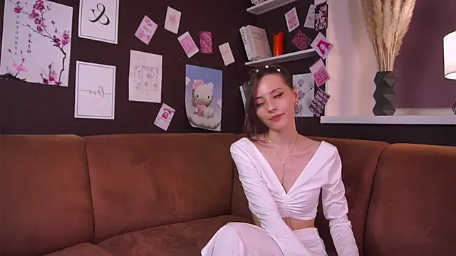 EditaBails online show from 03.20.25