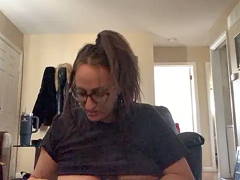 Snapshot of KittyKat_LoLo chatting on 03.22.25 KittyKat LoLo online show from 03.22.25