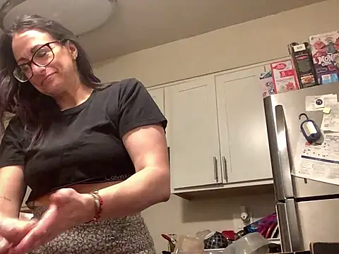 Snapshot of KittyKat_LoLo chatting on 11.16.25 KittyKat LoLo online show from 11.16.25