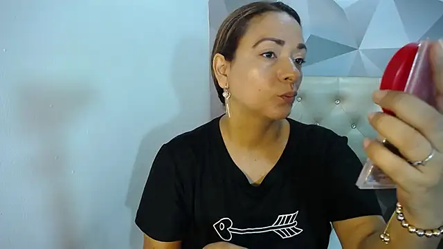 Milf-Prettyboobs online show from 11.05.25