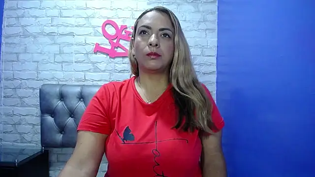 Snapshot of Milf-Prettyboobs chatting on 05.28.26 Milf-Prettyboobs online show from 05.28.26