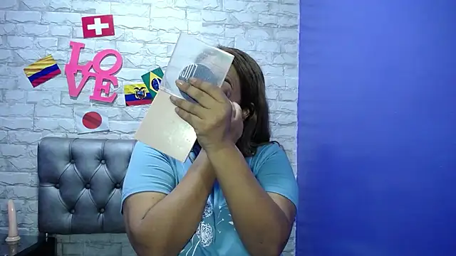 Snapshot of Milf-Prettyboobs chatting on 06.21.26 Milf-Prettyboobs online show from 06.21.26