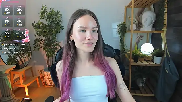 Snapshot of Clare__Florence chatting on 03.18.25 Clare Florence online show from 03.18.25