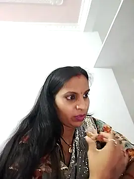 Snapshot of Hotty-Nidhi chatting on 03.19.25 Hotty-Nidhi online show from 03.19.25