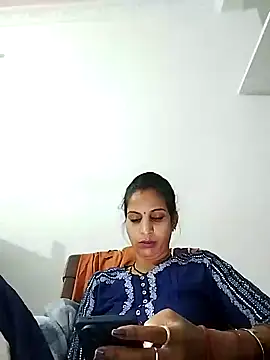 Snapshot of Hotty-Nidhi chatting on 03.20.25 Hotty-Nidhi online show from 03.20.25