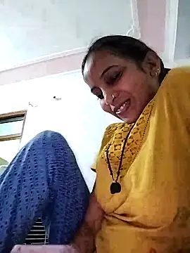 Snapshot of Hotty-Nidhi chatting on 03.21.25 Hotty-Nidhi online show from 03.21.25