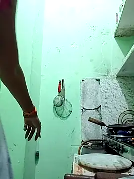 Snapshot of Hotty-Nidhi chatting on 09.09.25 Hotty-Nidhi online show from 09.09.25