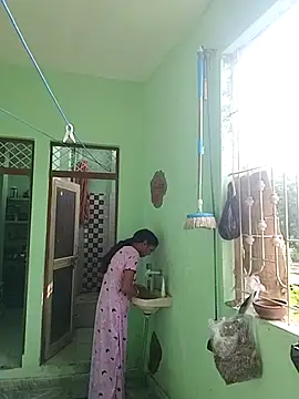 Snapshot of Hotty-Nidhi chatting on 09.18.25 Hotty-Nidhi online show from 09.18.25