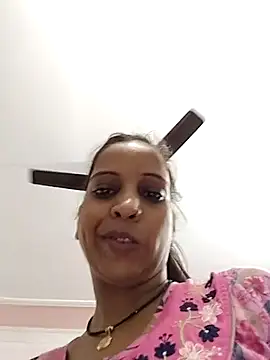 Snapshot of Hotty-Nidhi chatting on 09.19.25 Hotty-Nidhi online show from 09.19.25