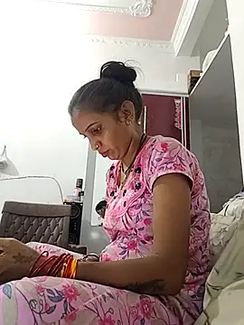 Snapshot of Hotty-Nidhi chatting on 09.26.25 Hotty-Nidhi online show from 09.26.25