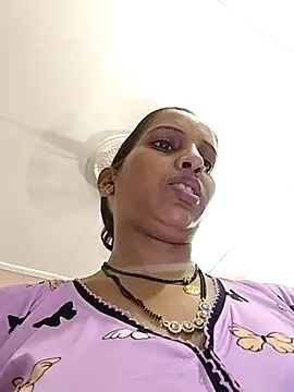 Snapshot of Hotty-Nidhi chatting on 10.03.25 Hotty-Nidhi online show from 10.03.25