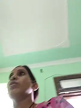 Snapshot of Hotty-Nidhi chatting on 10.11.25 Hotty-Nidhi online show from 10.11.25