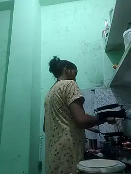 Snapshot of Hotty-Nidhi chatting on 10.15.25 Hotty-Nidhi online show from 10.15.25