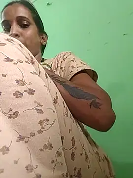 Snapshot of Hotty-Nidhi chatting on 10.21.25 Hotty-Nidhi online show from 10.21.25