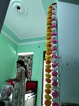 Snapshot of Hotty-Nidhi chatting on 10.22.25 Hotty-Nidhi online show from 10.22.25