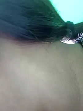 Snapshot of Hotty-Nidhi chatting on 10.31.25 Hotty-Nidhi online show from 10.31.25