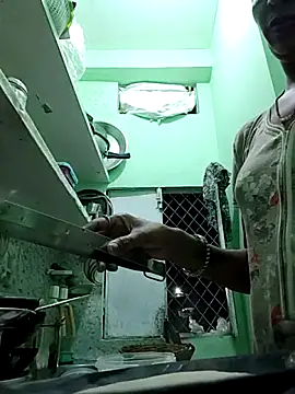 Snapshot of Hotty-Nidhi chatting on 11.05.25 Hotty-Nidhi online show from 11.05.25