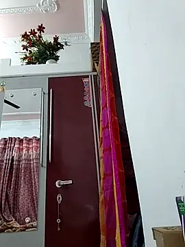 Snapshot of Hotty-Nidhi chatting on 11.06.25 Hotty-Nidhi online show from 11.06.25