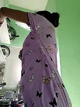 Snapshot of Hotty-Nidhi chatting on 11.07.25 Hotty-Nidhi online show from 11.07.25