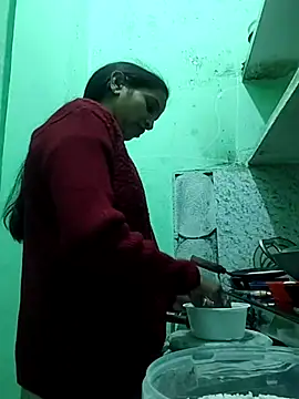 Snapshot of Hotty-Nidhi chatting on 11.14.25 Hotty-Nidhi online show from 11.14.25